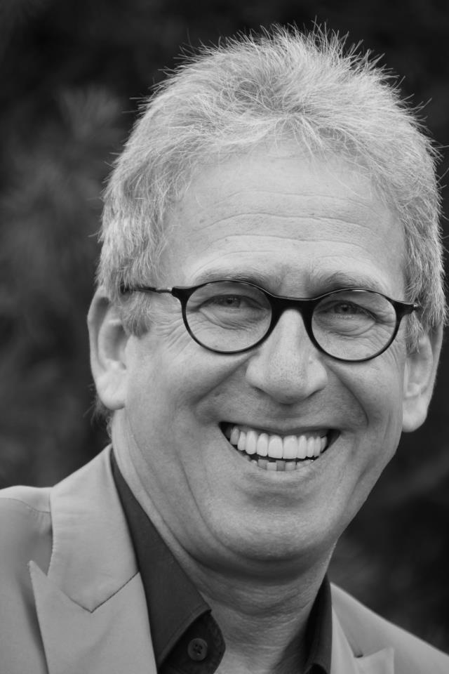 524453_344665842279315_13643126_n